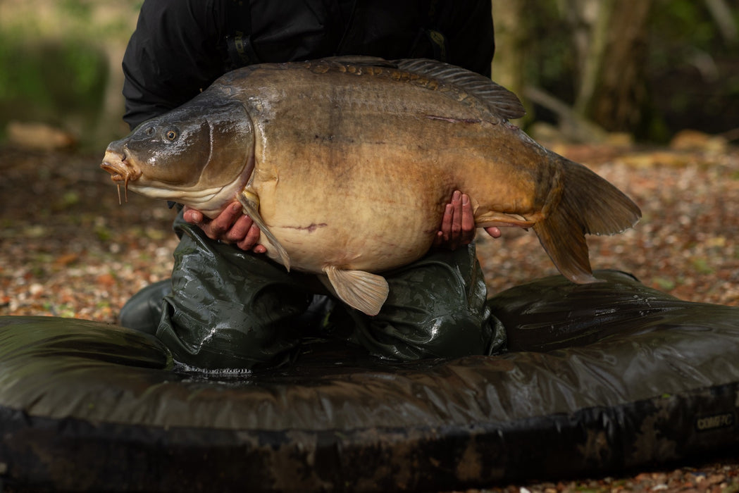 Korda Compac Dark Camo Hybrid Unhooking Mat